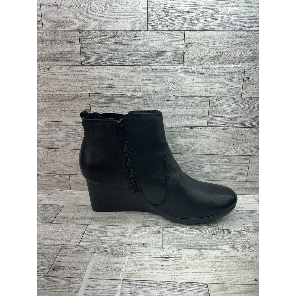 Clarks Boots Womens Size 11 Black Leather Wedge Ankle‎ Booties Side Zip Comfort